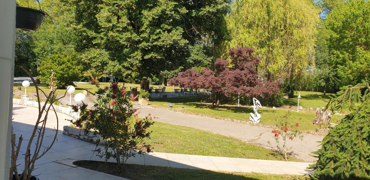 Logis Hotel & Restaurant Le Fleurance Екстер'єр фото