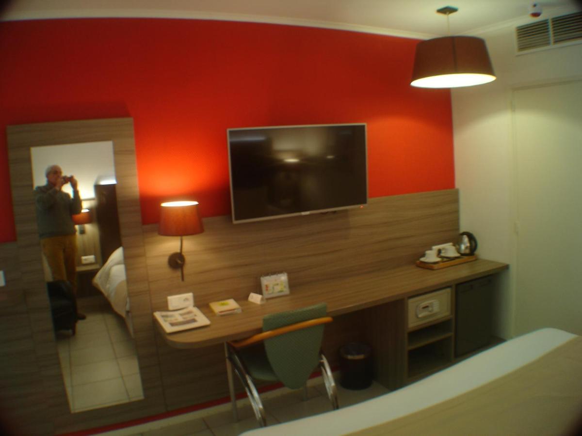 Logis Hotel & Restaurant Le Fleurance Екстер'єр фото