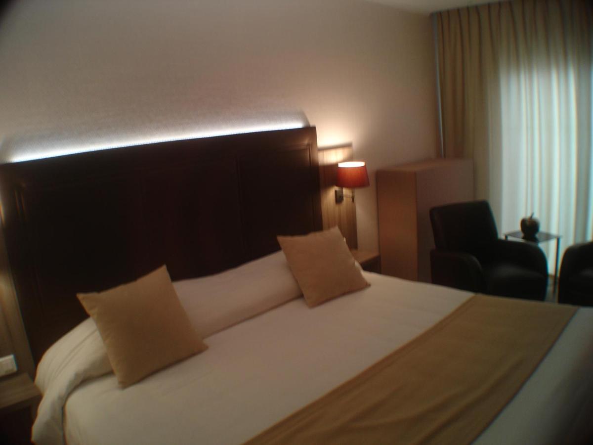 Logis Hotel & Restaurant Le Fleurance Екстер'єр фото