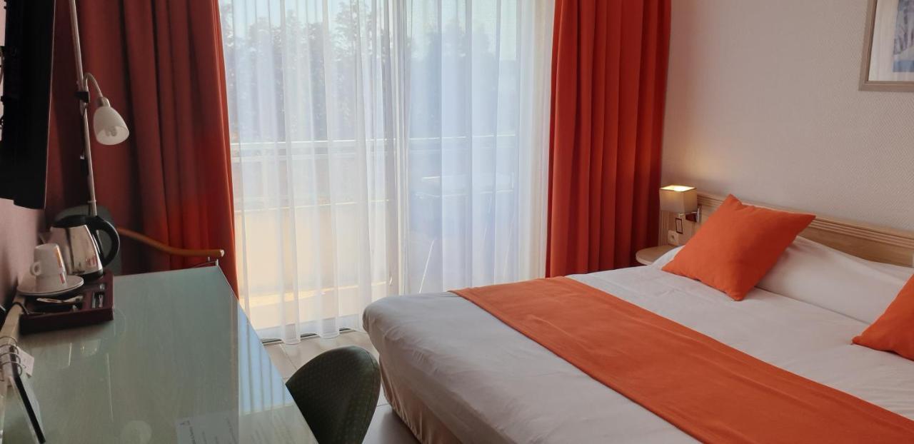 Logis Hotel & Restaurant Le Fleurance Екстер'єр фото