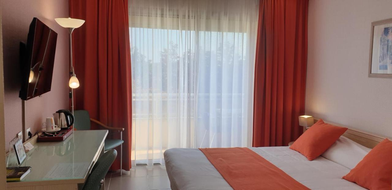 Logis Hotel & Restaurant Le Fleurance Екстер'єр фото