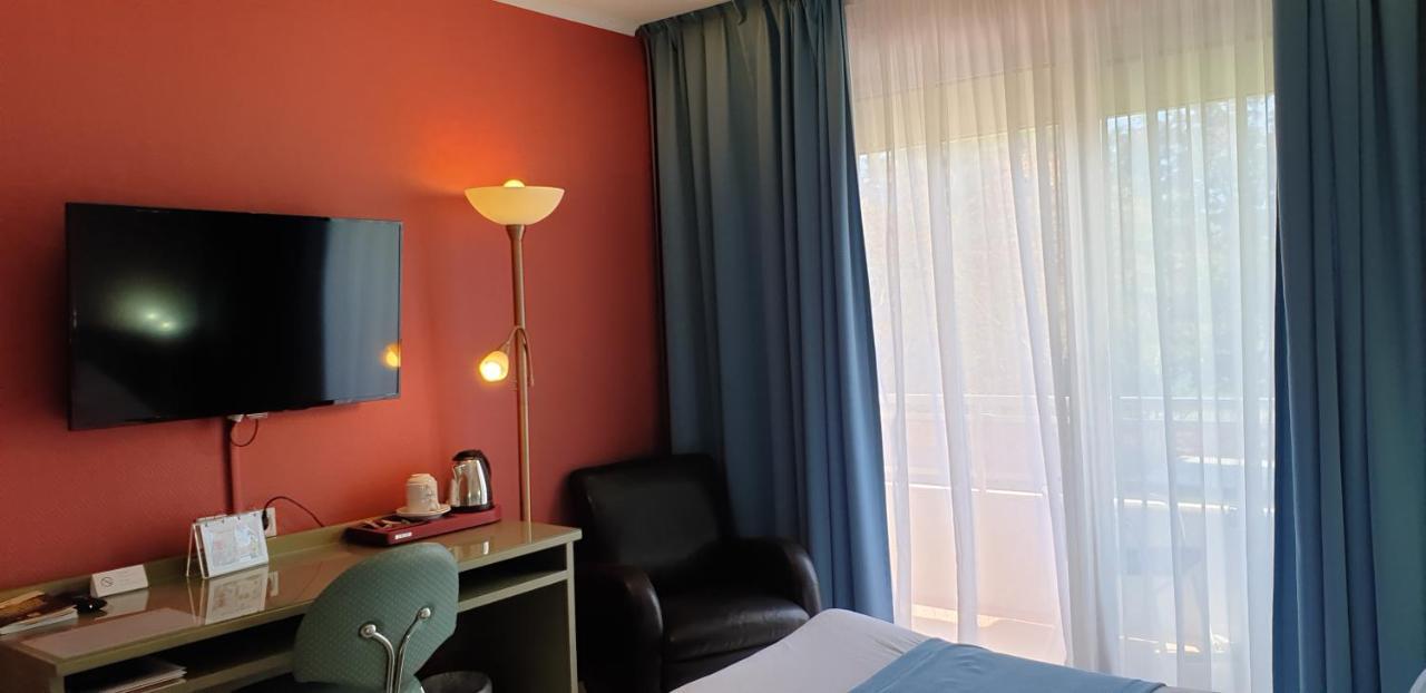 Logis Hotel & Restaurant Le Fleurance Екстер'єр фото