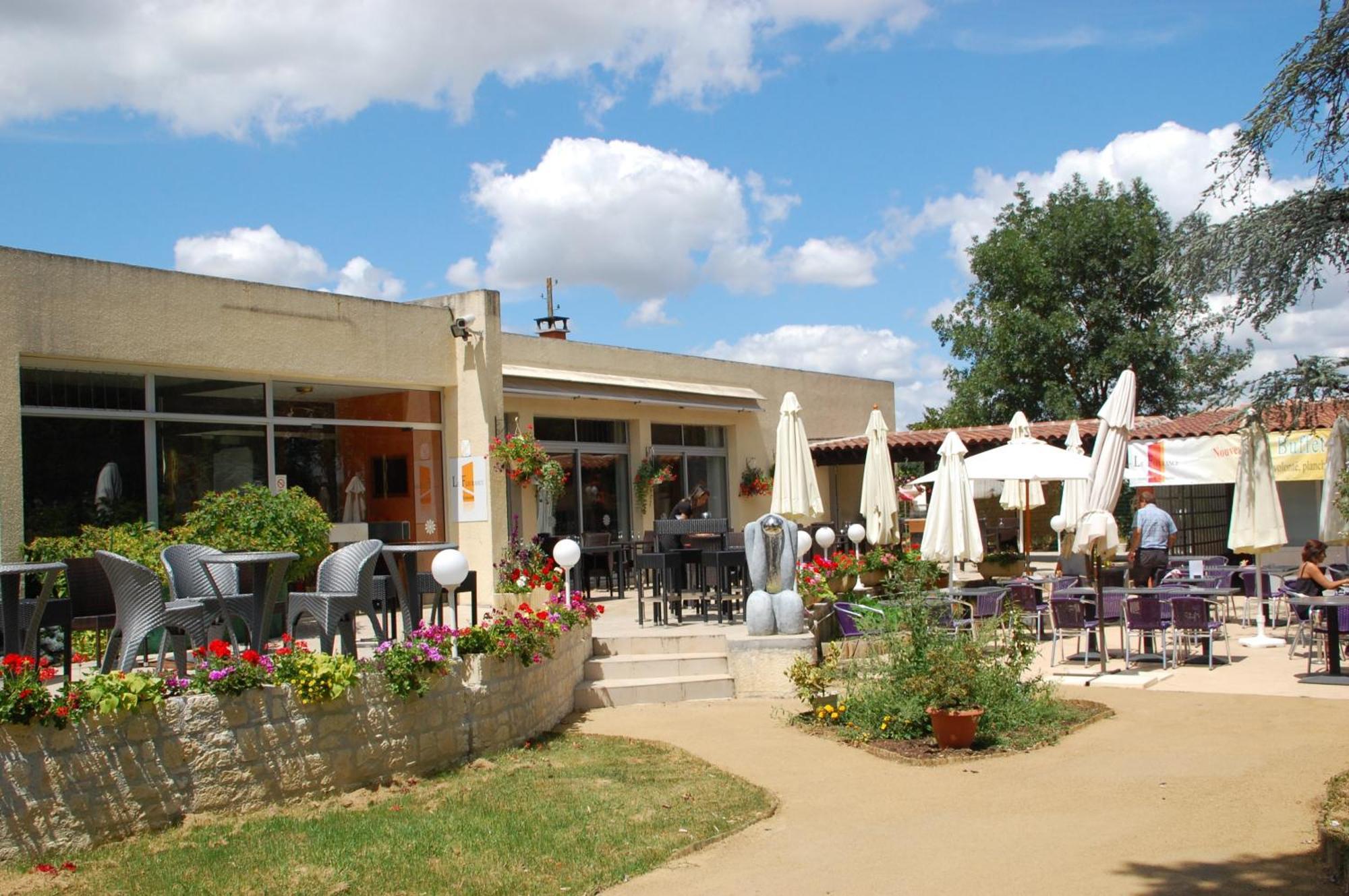 Logis Hotel & Restaurant Le Fleurance Екстер'єр фото