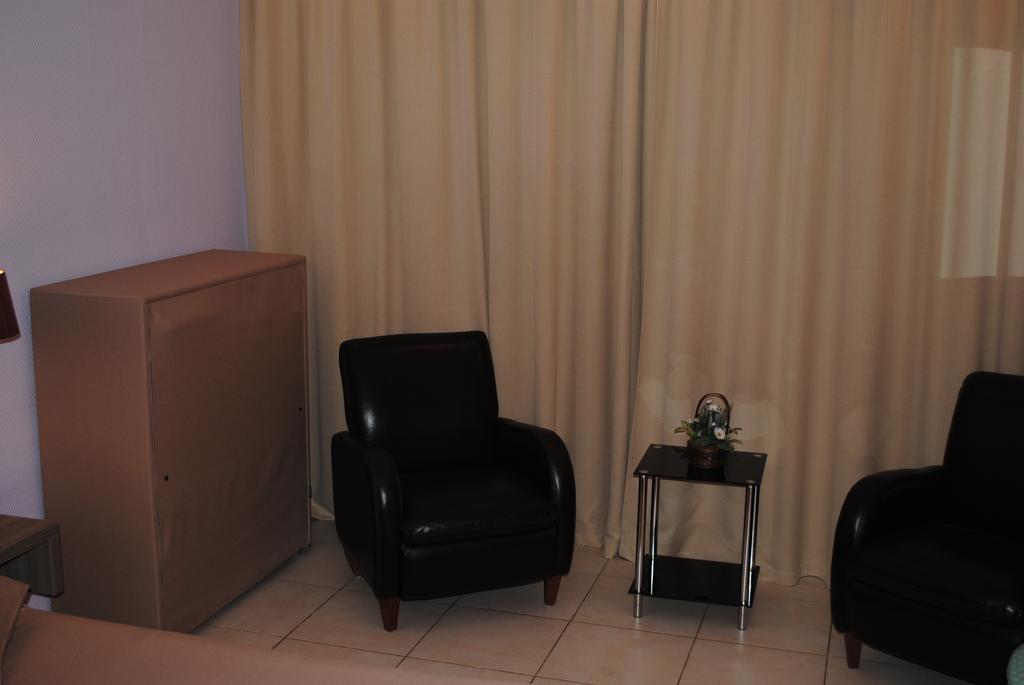 Logis Hotel & Restaurant Le Fleurance Екстер'єр фото