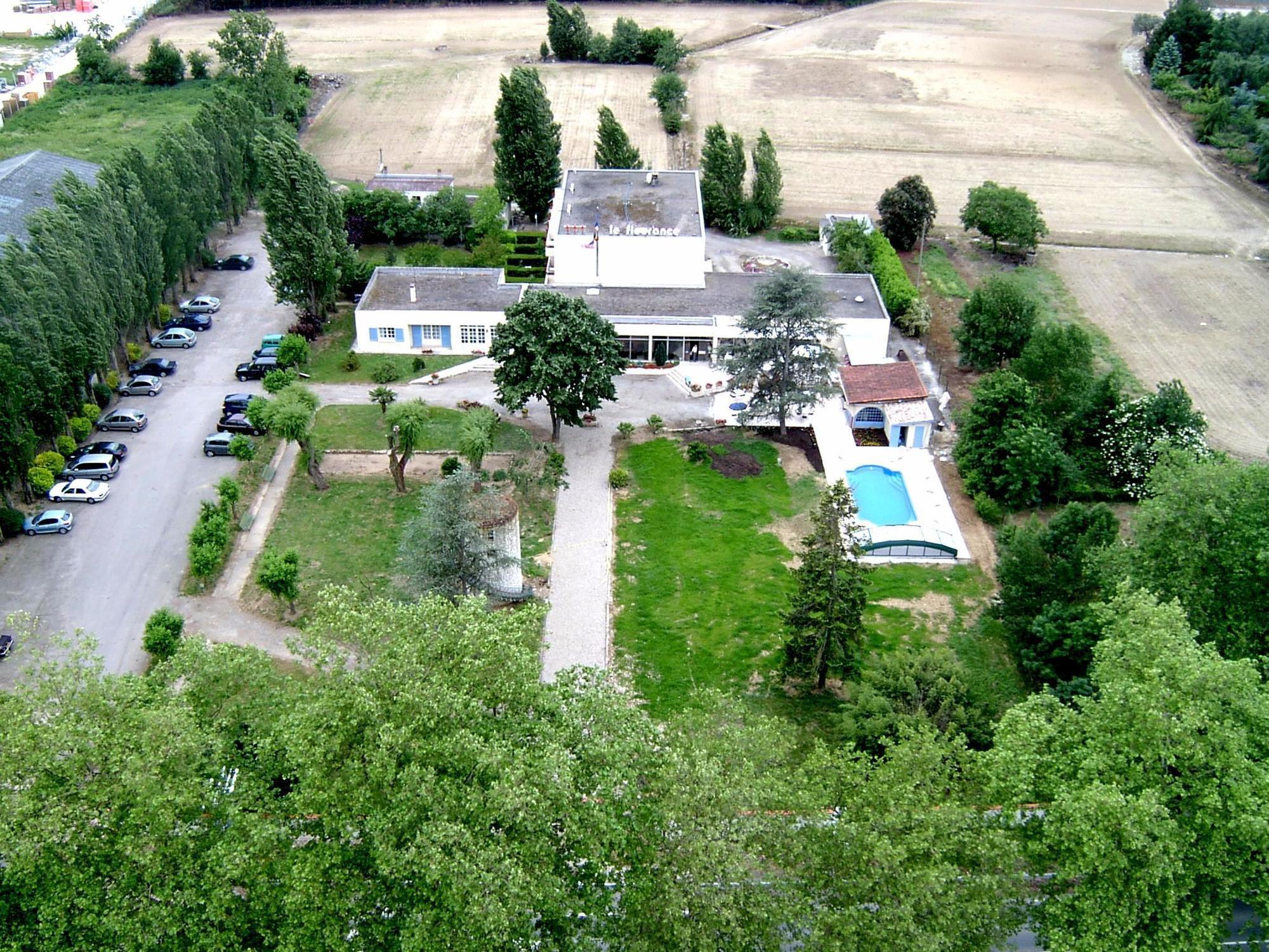 Logis Hotel & Restaurant Le Fleurance Екстер'єр фото