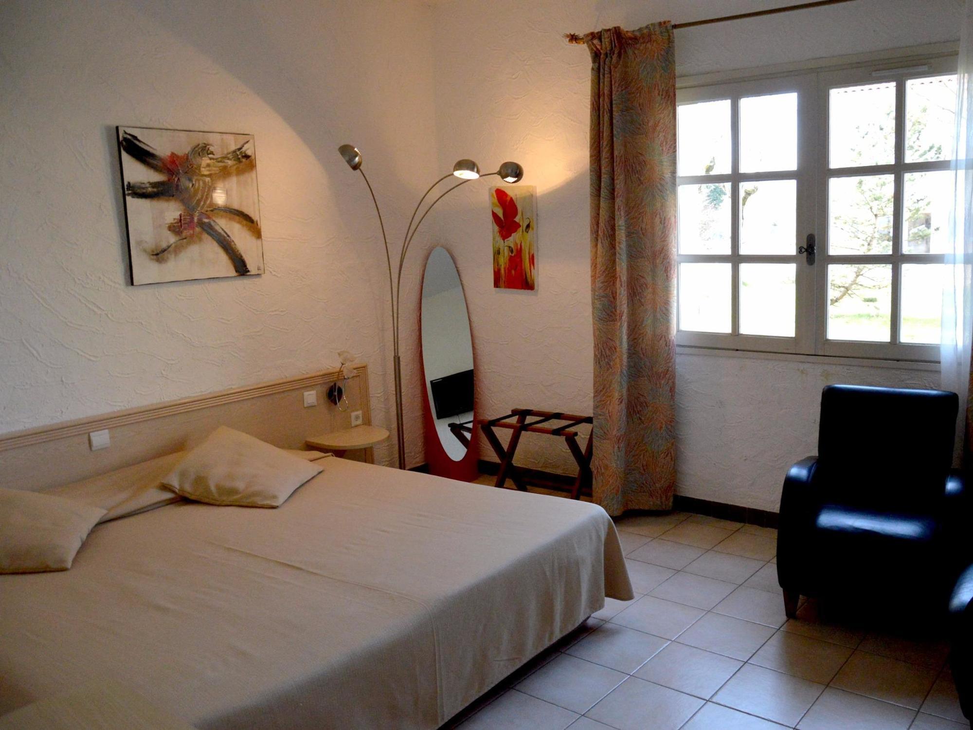 Logis Hotel & Restaurant Le Fleurance Екстер'єр фото